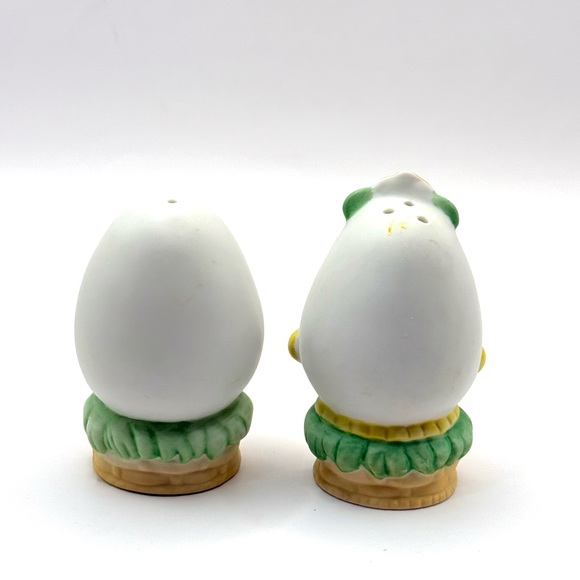 Lefton Vintage Mr & Mrs Egg Humpty Dumpty Anthropomorphic Salt & Pepper Shakers - Picture 3 of 4
